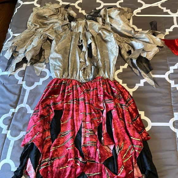 Halloween costume Lil Red Riding Hood - Picture 7 of 8